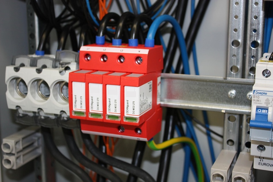 U berspannungsschutz bei Aiko Elektrotechnik GmbH in Erlangen